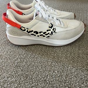 Nike cheetah print waffle shoes
